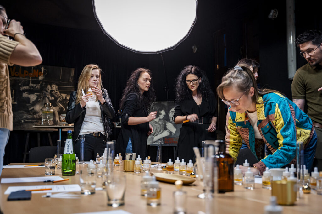 warsztaty tworzenia perfum, kameralna grupa